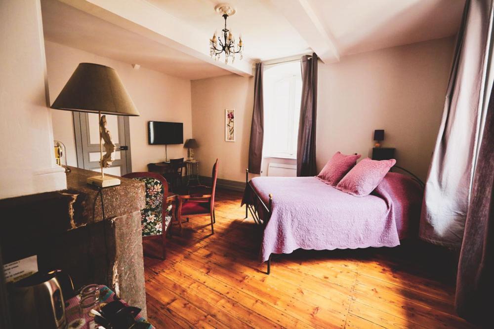 L'Ancienne Poste Appartement Villefranche-de-Conflent Buitenkant foto